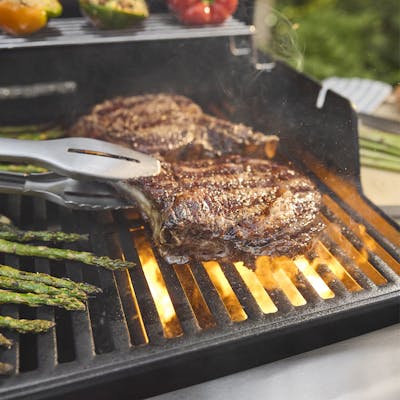 Spirit® E-435 Gas Grill (Natural Gas)-view 1